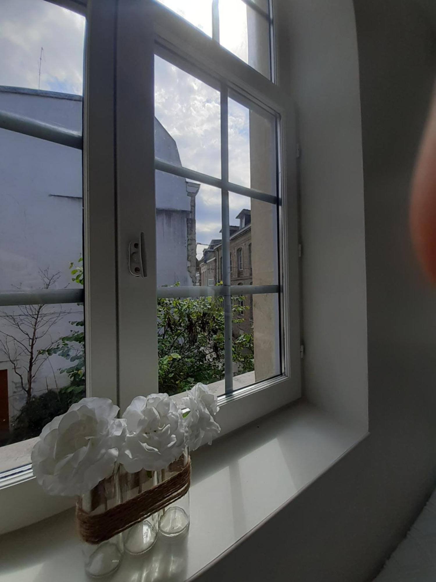 Spacieux Et Cosy Duplex Centre Historique - 2 Chambres - Transport Facile 瓦朗西纳 外观 照片